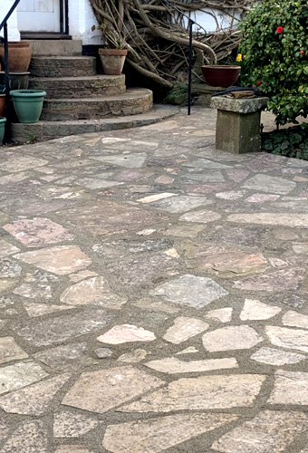 King Landscapes Gloucester Stone and Brickwork photo of driveway